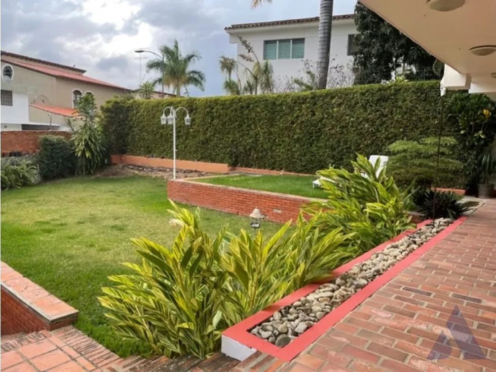 Se vende casa 750m2 Prados Del Este 8227 - 2