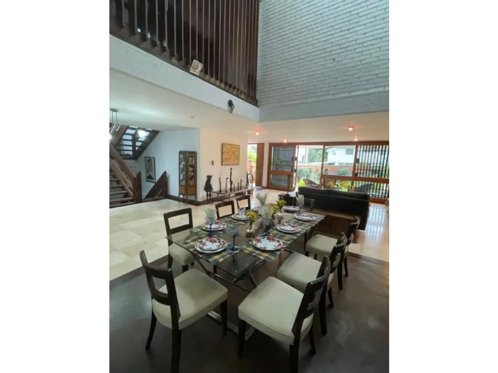 Se vende casa 750m2 Prados Del Este 8227 - 8