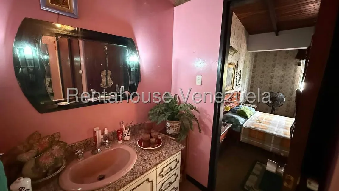 Casa (Duplex) en Venta en Los Chorros, Distrito Metropolitano - 17