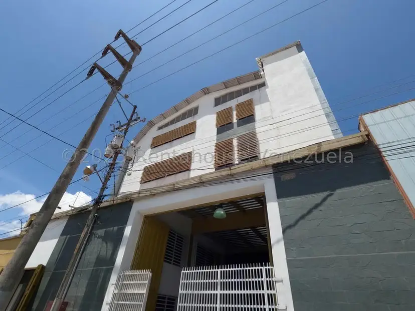 Comercial (Galpon - Deposito) en Venta en Zona Industrial 1, Lara