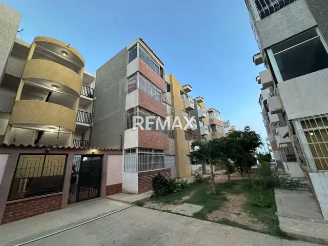 Apartamento En Alquiler, Balcones II, Municipio Carirubana, Estado Falcon
