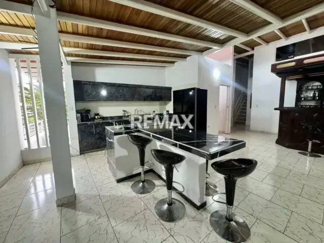 Casa Comercial. Venta. La Concordia - 13