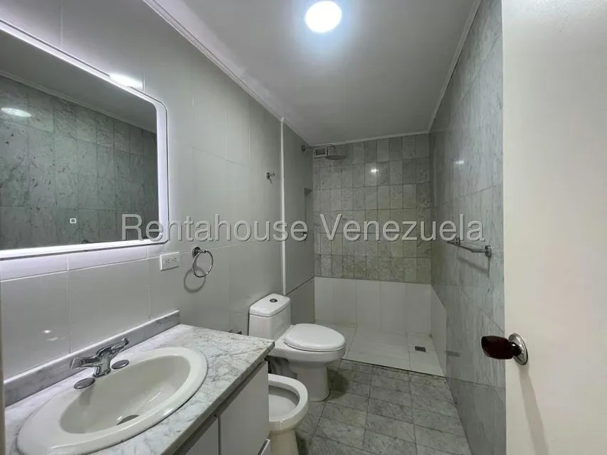 Apartamento (1 Nivel) en Venta en Los Naranjos del Cafetal, Distrito Metropolitano - 32