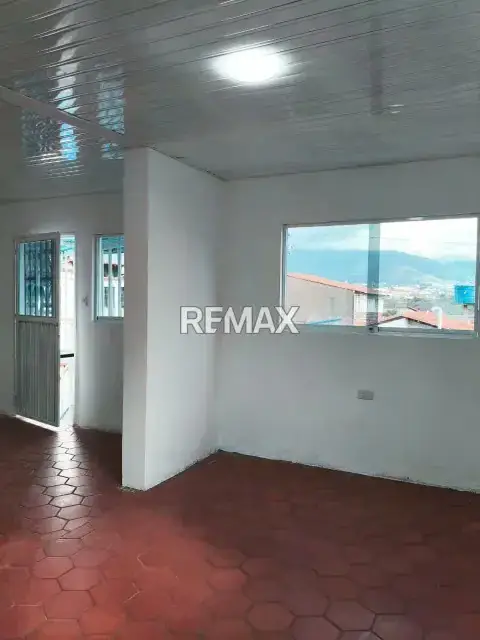 SE VENDE APARTAMENTO EN TARIBA
