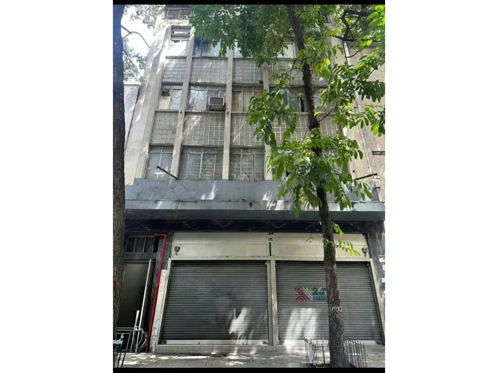 Edificio Comercial en Centro de Caracas: Activo de Alto Rendimiento