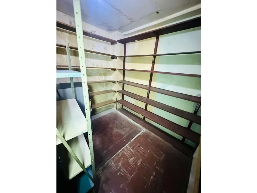 Edificio Comercial en Centro de Caracas: Activo de Alto Rendimiento - 6