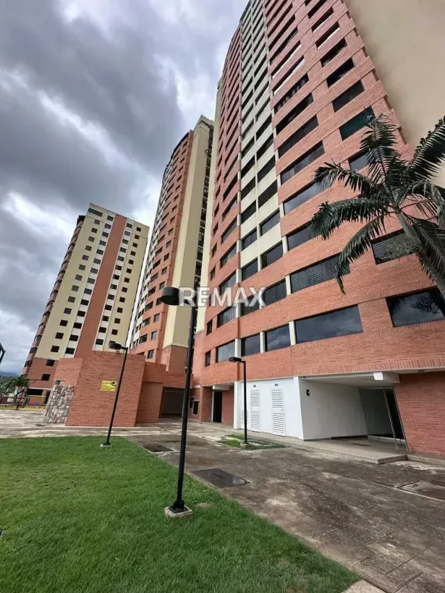 Venta de apartamento en Mañongo, Res. Valle Arriba