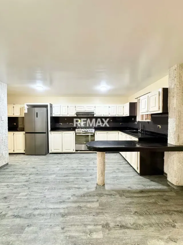 En Venta | Hermosa Casa Quinta en una de las mejores zonas de la ciudad - 3