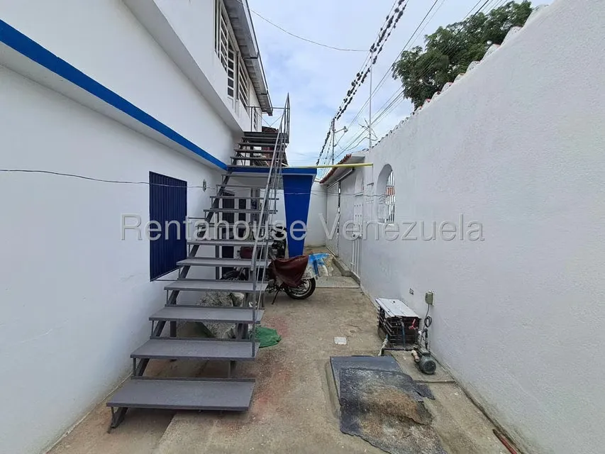 Apartamento (1 Nivel) en Alquiler en Zona Oeste, Lara - 3