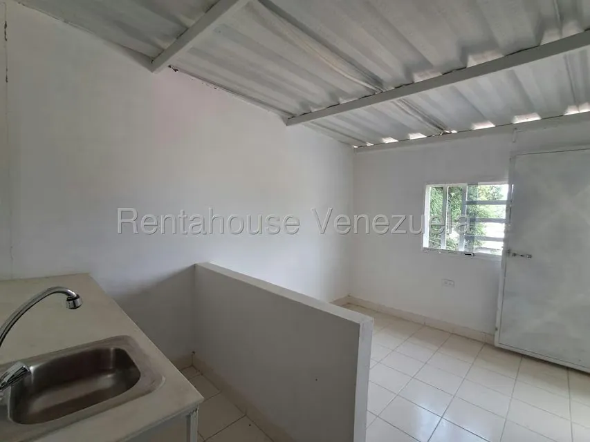Apartamento (1 Nivel) en Alquiler en Zona Oeste, Lara - 6