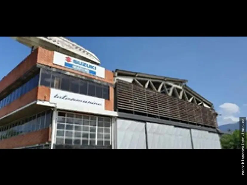 COMPLEJO INDUSTRIAL DE 27.000 M2 | AV. INTERCOMUNAL GUARENAS - GUATIRE