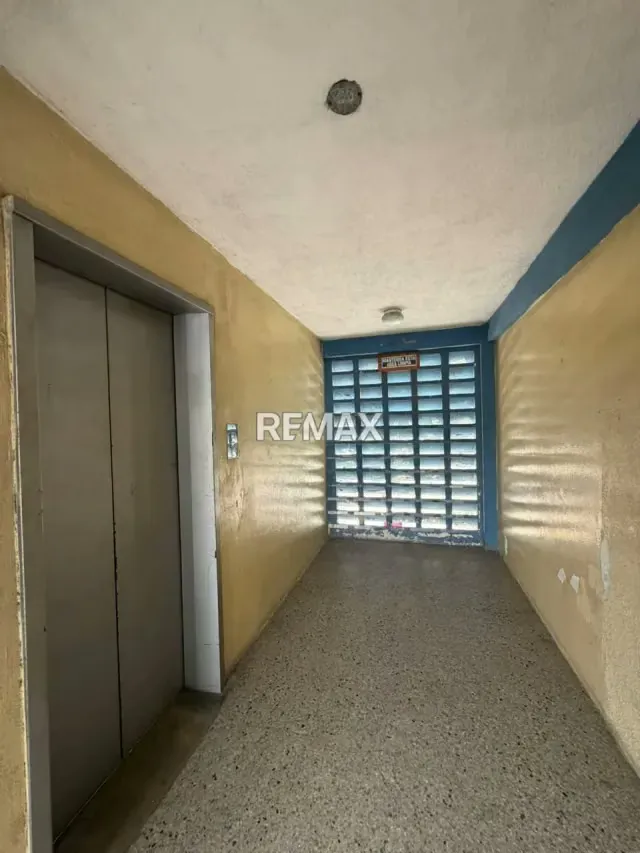 Apartamento en venta en Av. Libertador frente a Damasco en C.C. El Recreo. - 3