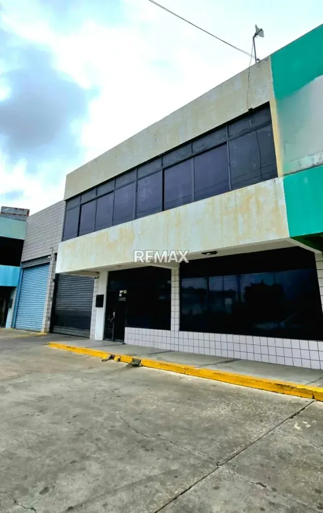 SE ALQUILA GALPON DE 1.251 M2 EN ZONA INDUSTRIAL CASTILLITO, SAN DIEGO. JAR EN C.C. GALERÍAS PARAPARAL Ubicación Premium: En plena Avenida Principal. - 15