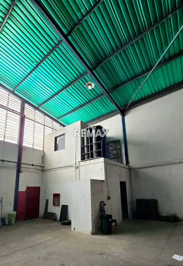 SE ALQUILA GALPON DE 1.251 M2 EN ZONA INDUSTRIAL CASTILLITO, SAN DIEGO. JAR EN C.C. GALERÍAS PARAPARAL Ubicación Premium: En plena Avenida Principal. - 8