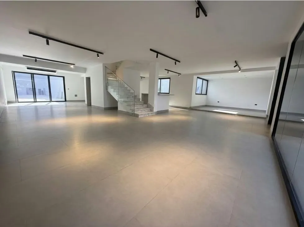 Casa Comercial a 3minutos de Las Mercedes • San Román • 420m - 2