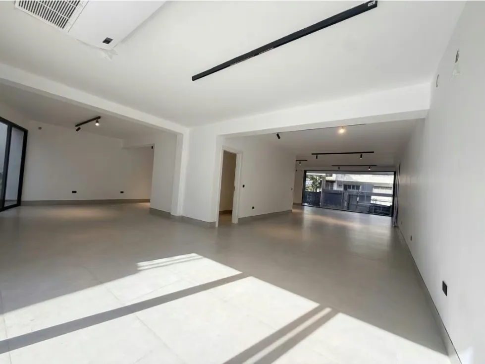 Casa Comercial a 3minutos de Las Mercedes • San Román • 420m - 5