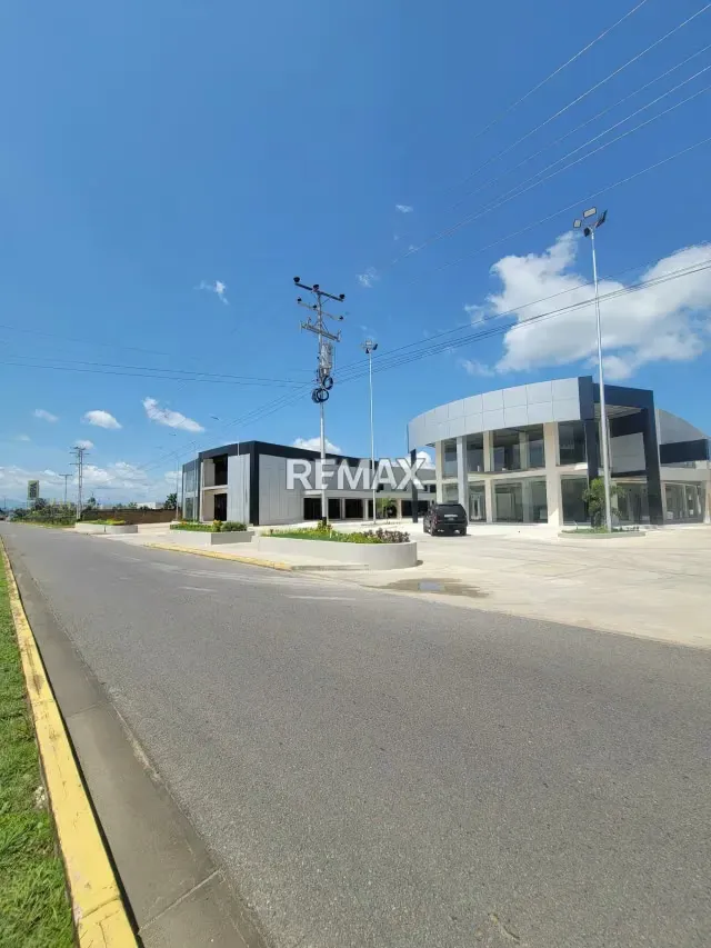 Se Alquila Local comercial, ubicación en la Avenida Alirio Ugarte pelayo, Maturín - 7