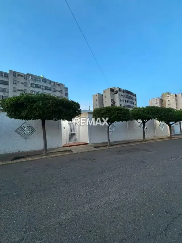 APARTAMENTO EN VENTA RESIDENCIA VISTA BELLA CIRCUNVALACIÓN 2 ZONA OESTE MARACAIBO - 2