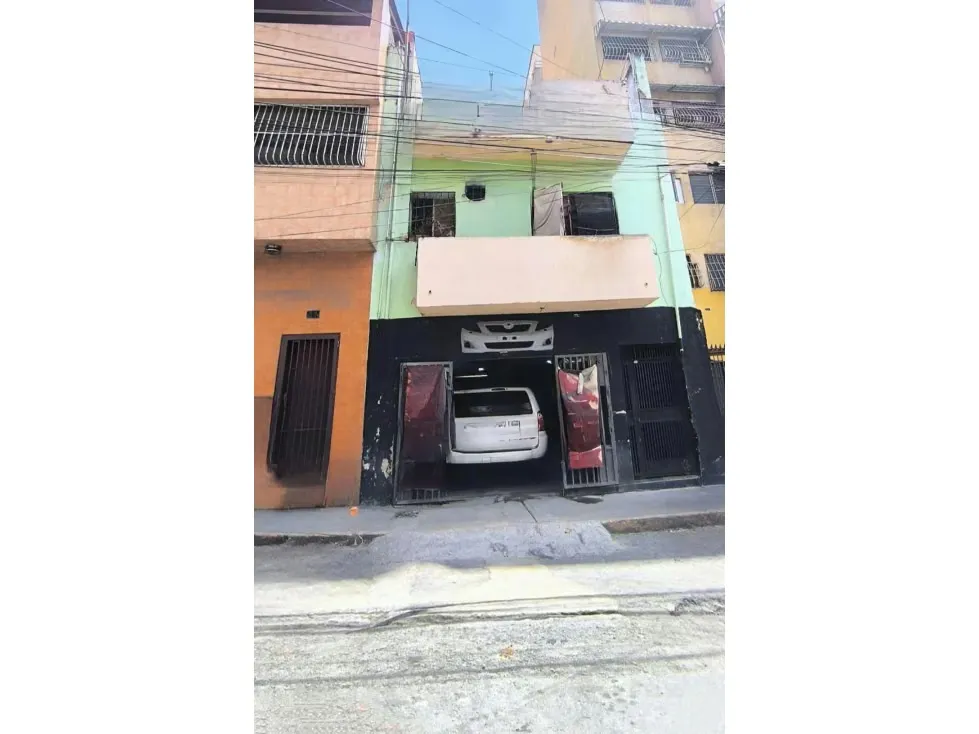 EDIFICIO COMERCIAL PARROQUIA ALTAGRACIA ESQUINA DR. GONZALEZ