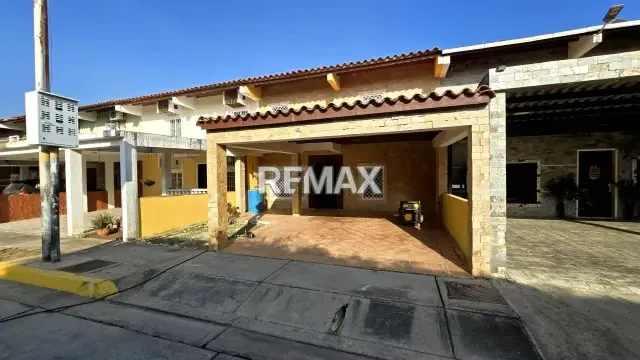 Townhouse en Venta Amoblado - 2
