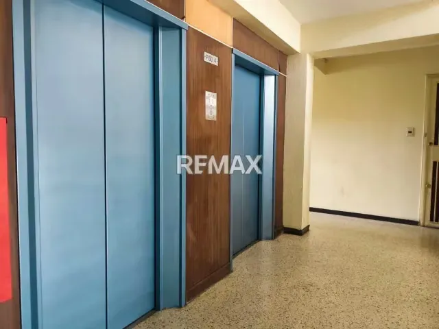 Se alquila consultorio de Odontología totalmente equipado en Urb Sta Fe Norte - 7
