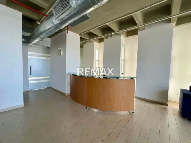 ALQUILA OFICINA EN EDIFICIO EMPRESARIAL TORRE 13