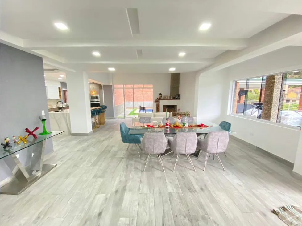 Se vende casa 700m² 4h+s∕5b+s∕8p en Alto de Los Guayabitos - 11