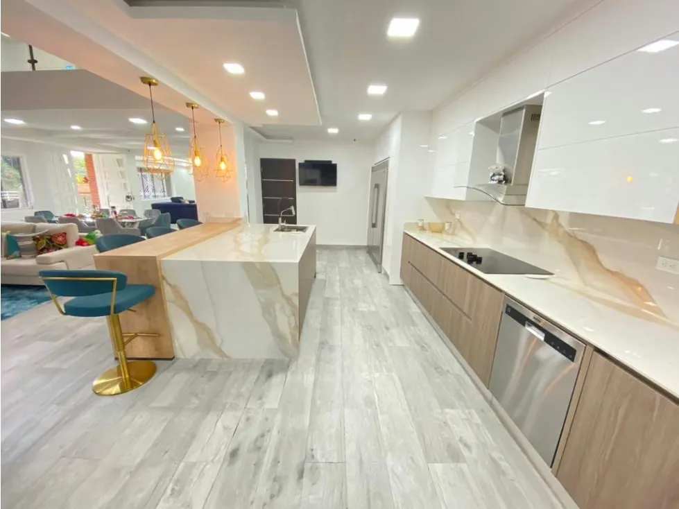Se vende casa 700m² 4h+s∕5b+s∕8p en Alto de Los Guayabitos - 13