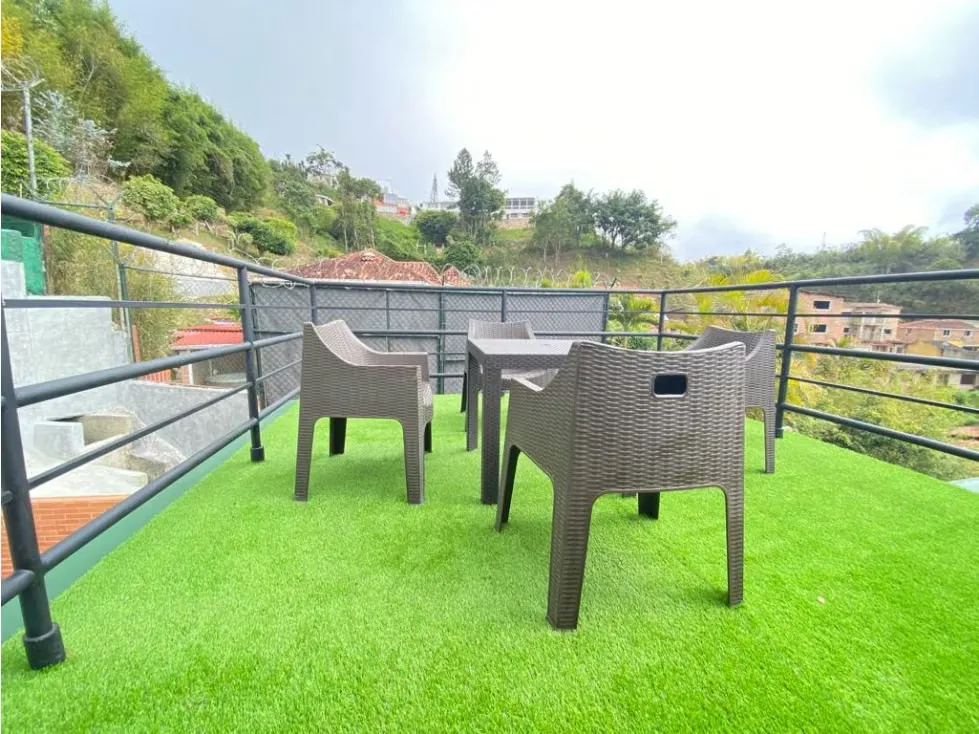 Se vende casa 700m² 4h+s∕5b+s∕8p en Alto de Los Guayabitos - 4
