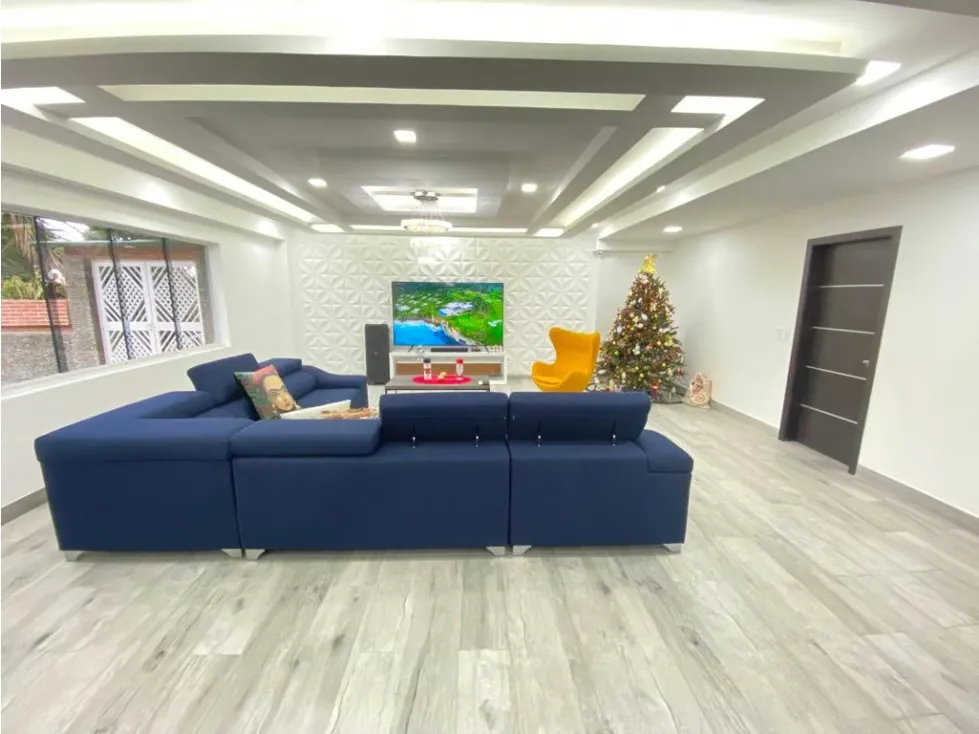 Se vende casa 700m² 4h+s∕5b+s∕8p en Alto de Los Guayabitos - 9