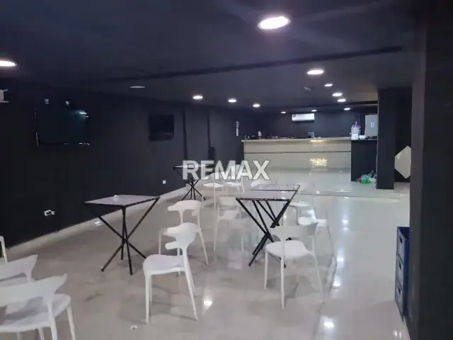 Edificio Comercial En Alquiler