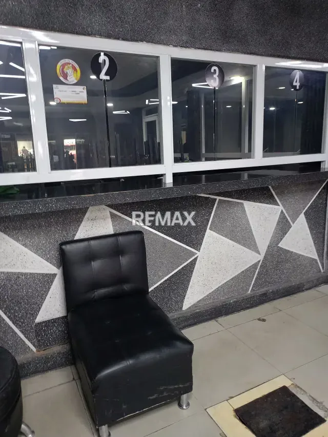 Edificio Comercial En Alquiler - 4
