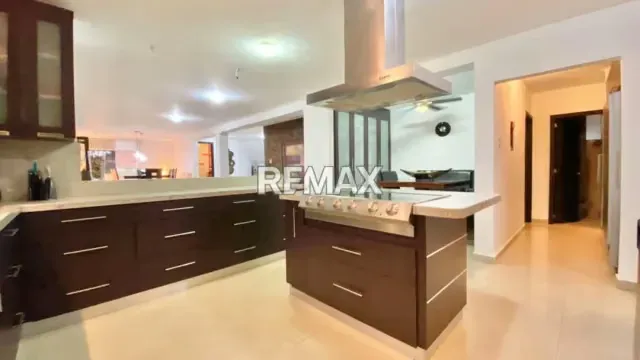ALQUILER DE CASA EN URB LA LUGAREÑA - 2