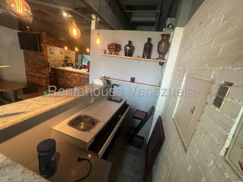 Local Comercial en Venta en Los Samanes, Distrito Metropolitano