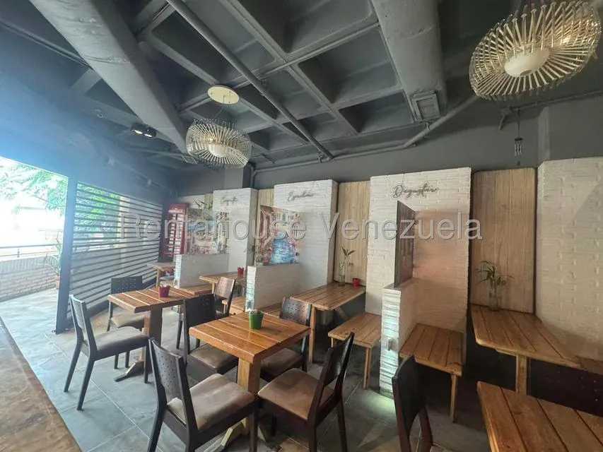 Local Comercial en Venta en Los Samanes, Distrito Metropolitano - 3