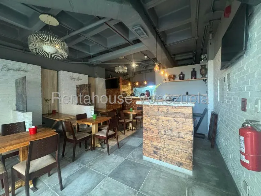 Local Comercial en Venta en Los Samanes, Distrito Metropolitano - 4