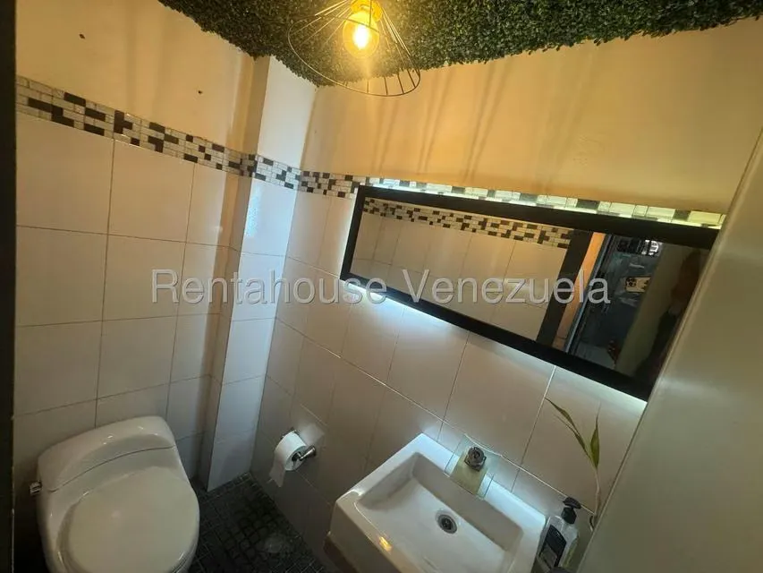 Local Comercial en Venta en Los Samanes, Distrito Metropolitano - 8