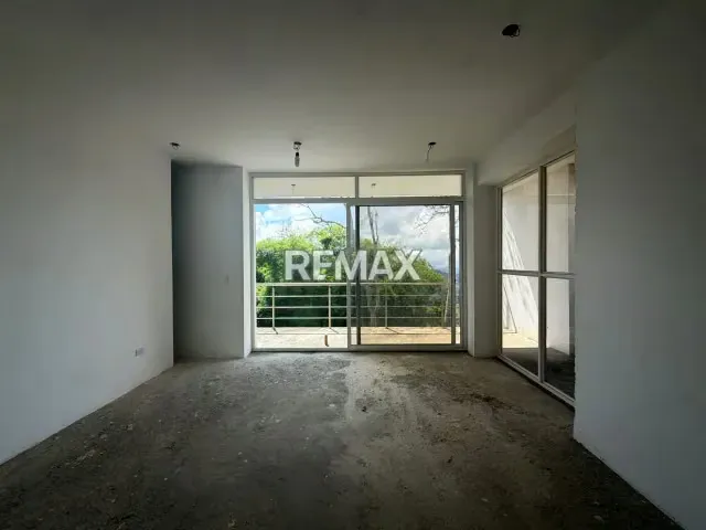 Casa de tres niveles en obra gris la campera - 11