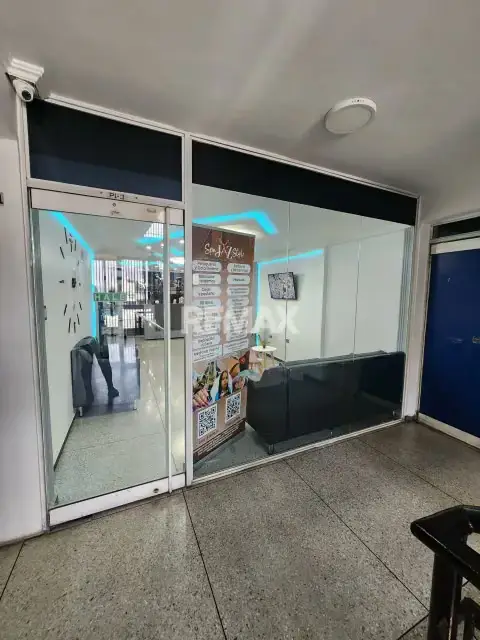 LUJOSO LOCAL COMERCIAL 3 EN 1 UBICADO EN SECTOR CENTRO DE CAGUA CON FINANCIAMIENTO