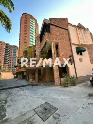 Venta de característico Townhouse en La Trilla Las Chimeneas conjunto cerrado con doble vigilancia
