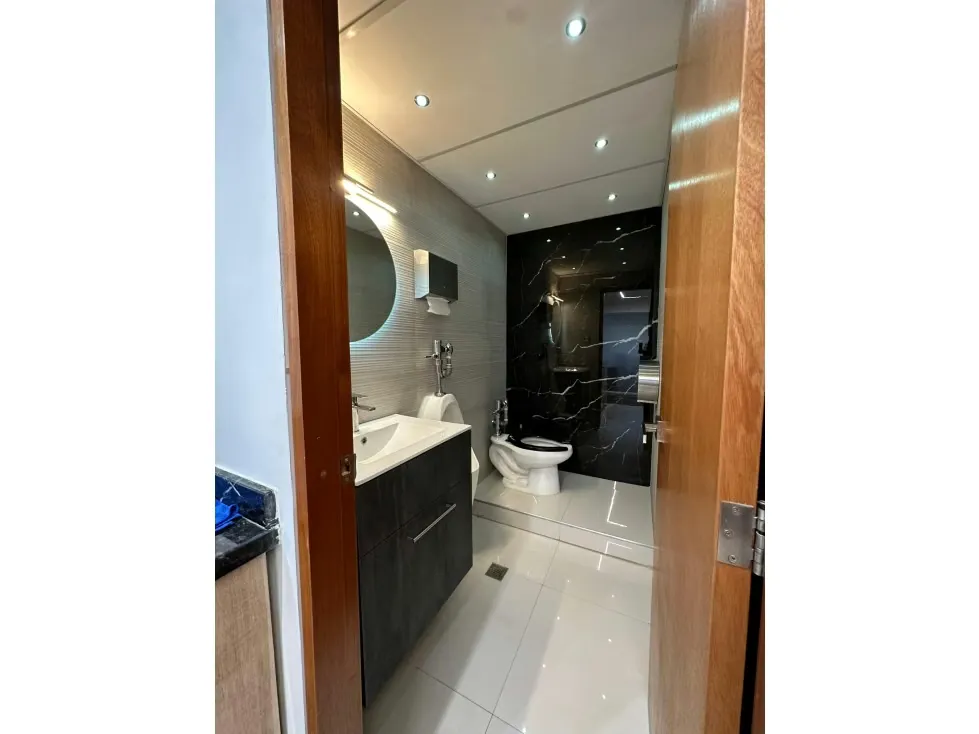 Se Alquila Oficina 20m² 1b+4e Macaracuay - 15