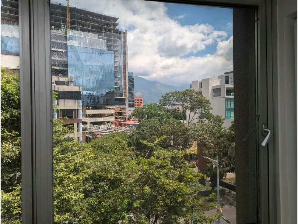 Alquilo cubículo en consultorio odontologico Las Mercedes 8963 - 5