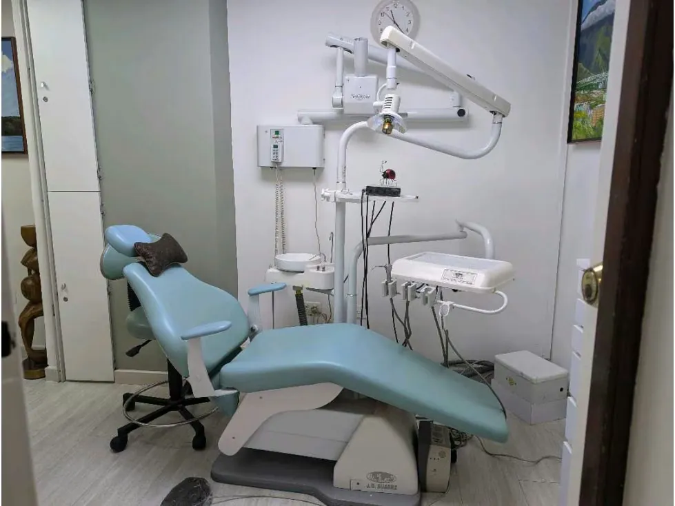 Alquilo cubículo en consultorio odontologico Las Mercedes 8963 - 7