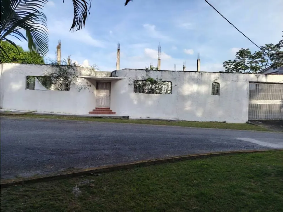 Venta de casa con terreno Urb. Karimao Country - 2