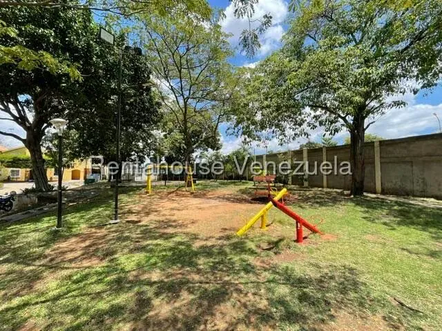 Townhouse (Multiples Niveles) en Venta en Kilometro 4, Zulia - 22