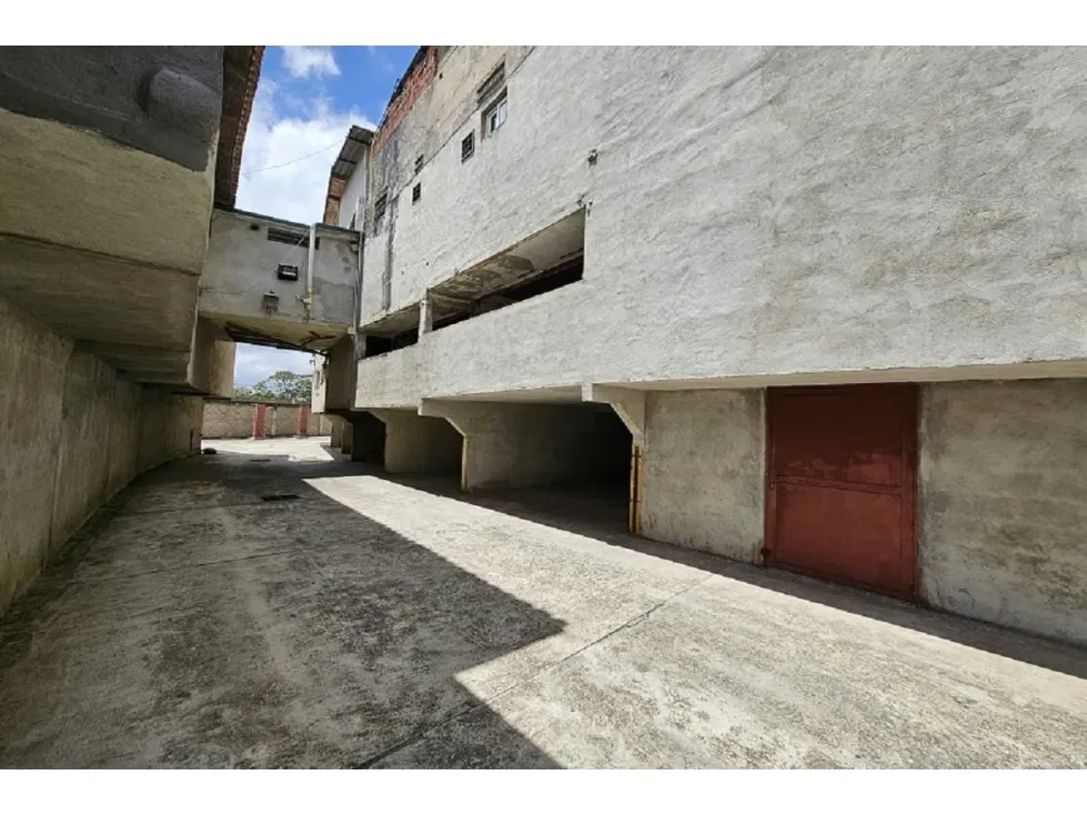 Venta Propiedad Multifuncional en El Junquito (Inversionista) 158230RD - 2
