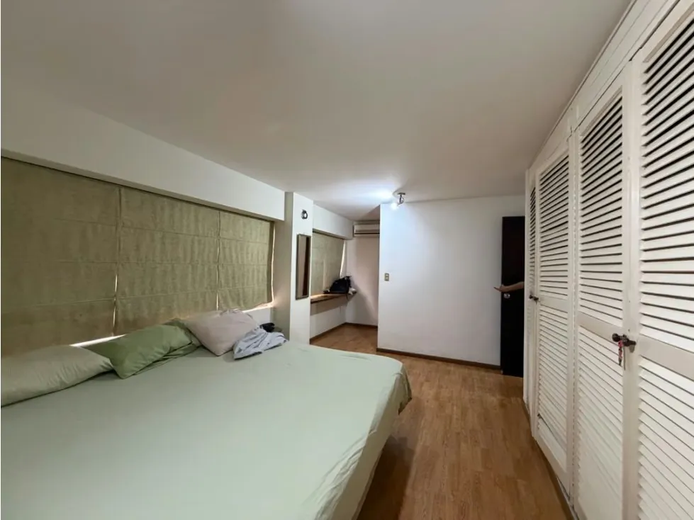 Vendo casa 993m2 Urb.Cerro Verde 2521 - 40
