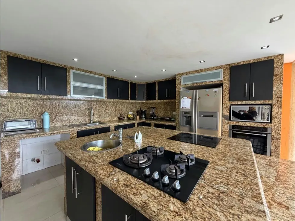 Vendo casa 993m2 Urb.Cerro Verde 2521 - 54