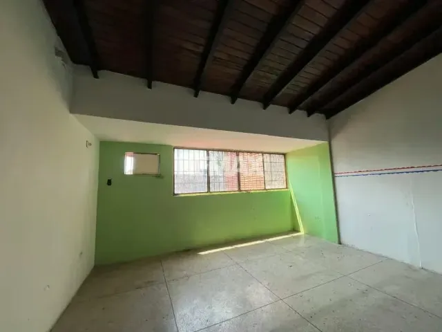 ACCESIBLE OFICINA EN VENTA. EDIFICIO DOÑA TIA .ACARIGUA ESTADO PORTUGUESA.