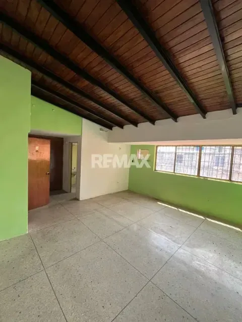ACCESIBLE OFICINA EN VENTA. EDIFICIO DOÑA TIA .ACARIGUA ESTADO PORTUGUESA. - 2